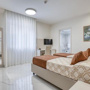 Habitación con 2 Camas Individuales Adaptada para Discapacitados